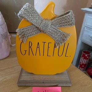 Rae Dunn Grateful table top decoration.